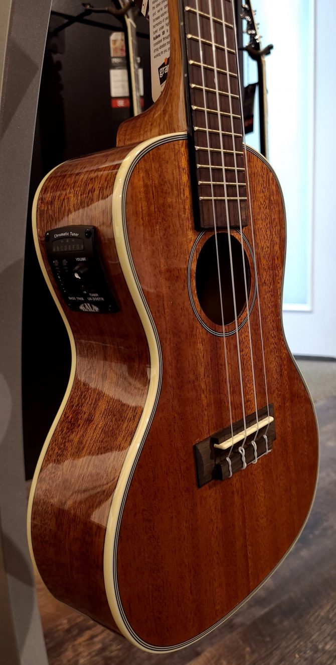 Kala KA-CGE Gloss Mahogany Concert Ukulele w/ EQ