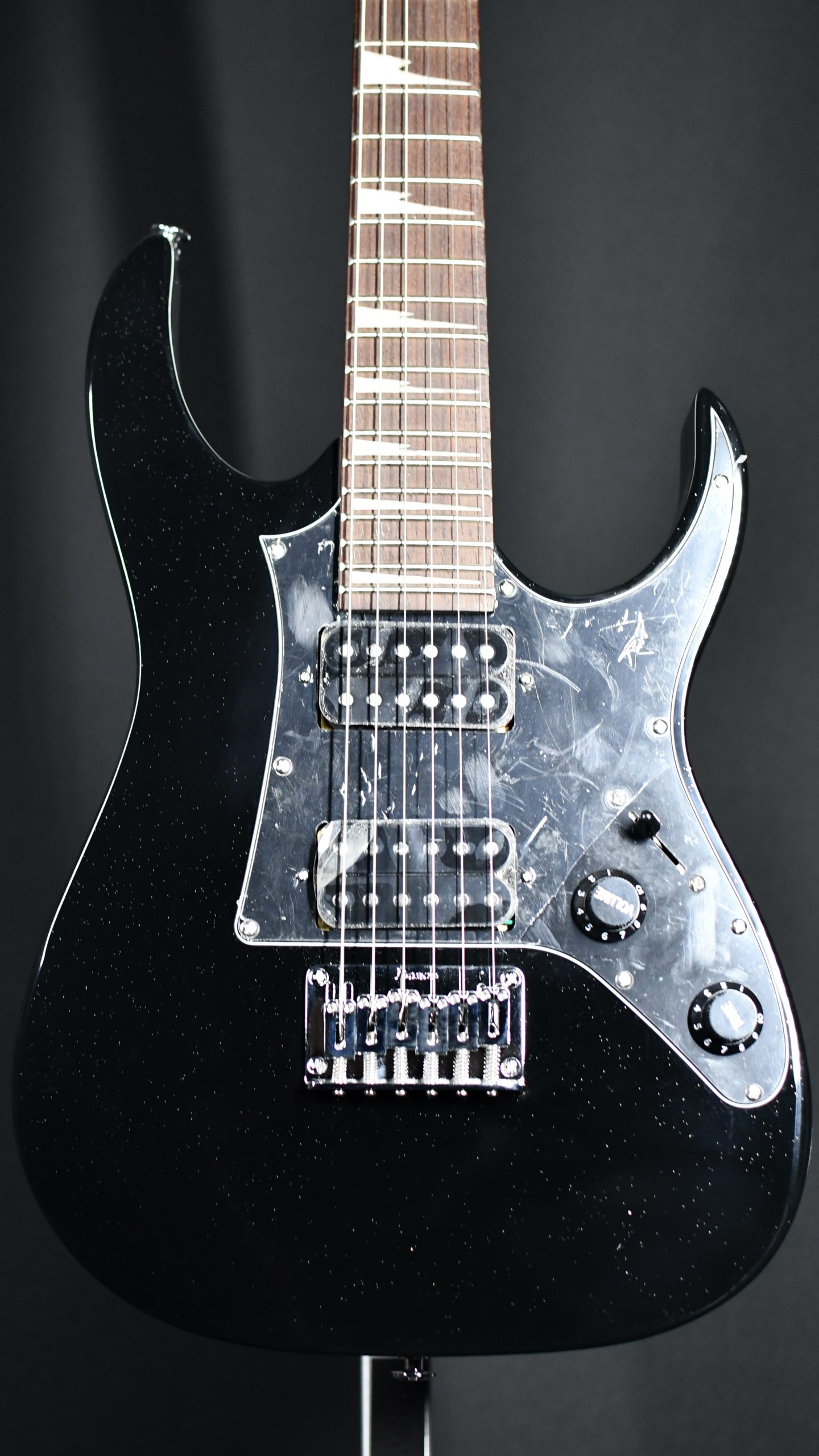 Guitare Électrique Ibanez GRGM21-BKN Mikro - Format Réduit - Noir - Micros Infinity R - Manche Érable