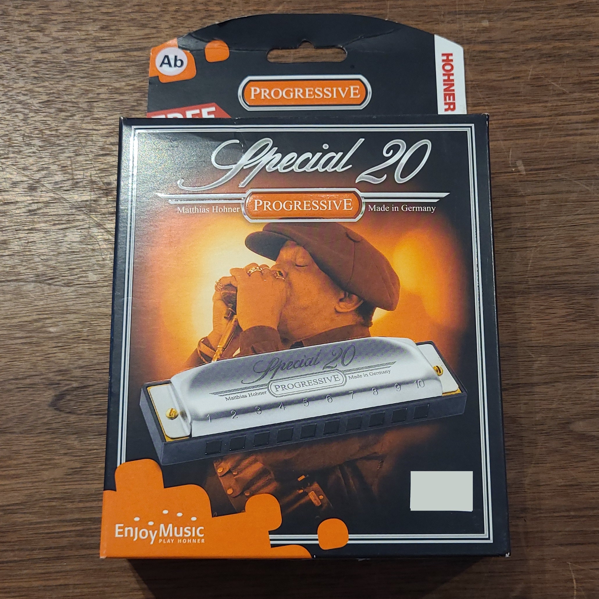 Progressive harmonica clearance