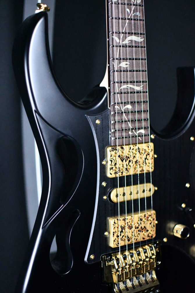Ibanez PIA3761-XB Steve Vai Signature Onyx Black