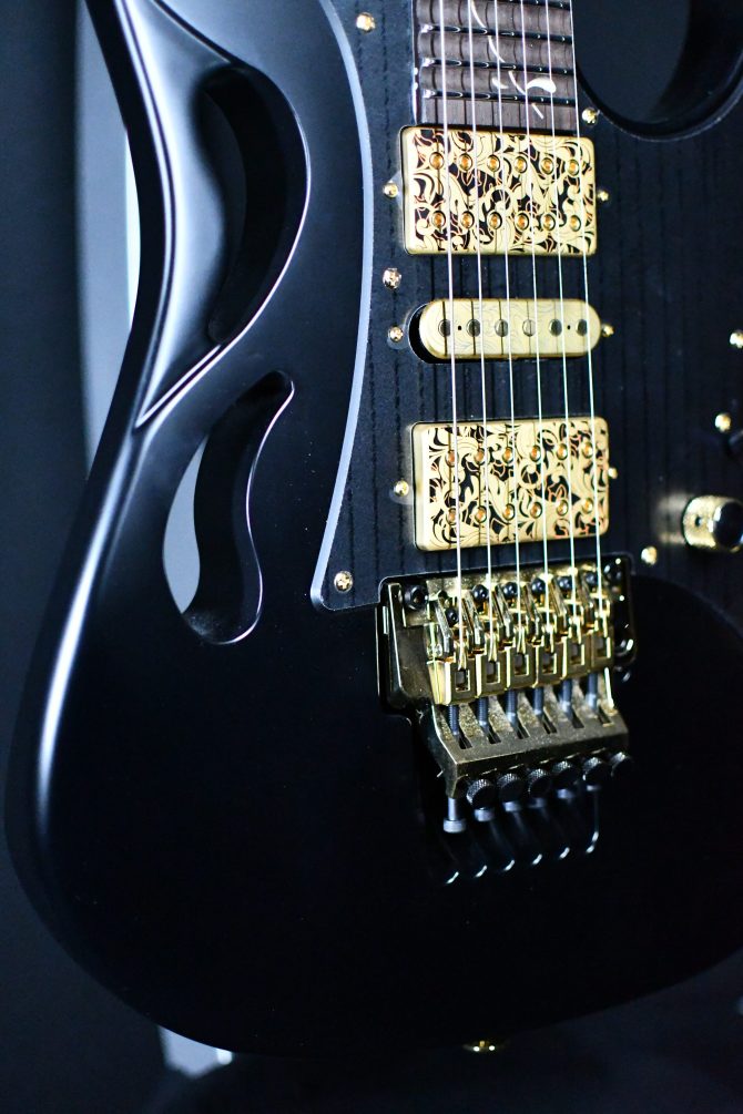 Ibanez PIA3761-XB Steve Vai Signature Onyx Black