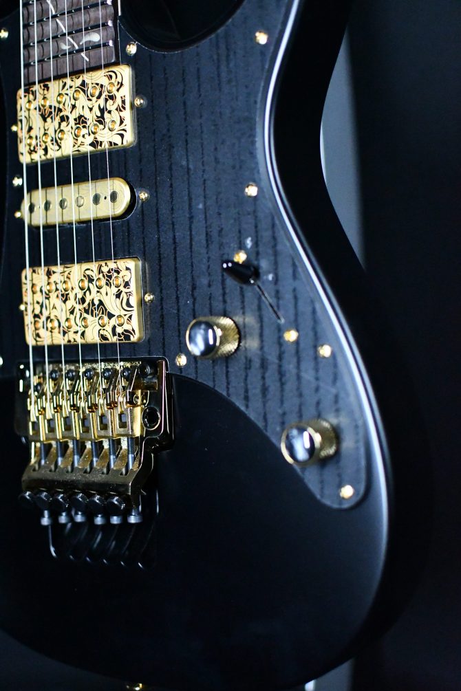 Ibanez PIA3761-XB Steve Vai Signature Onyx Black