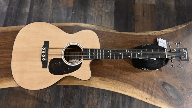 Martin 000CJR-10E Acoustic Bass Guitar #688