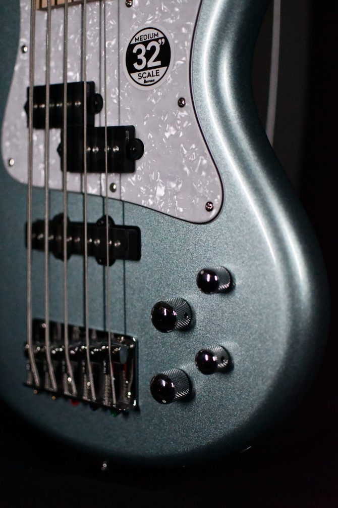 Ibanez SRMD205-SPN Mezzo 5-String Bass Sea Foam Pearl Green #944