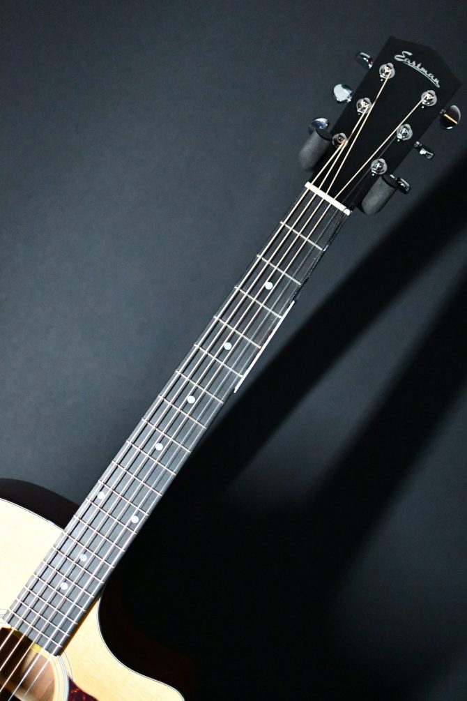 Eastman AC122-1CE-DLX Deluxe Grand Auditorium #384