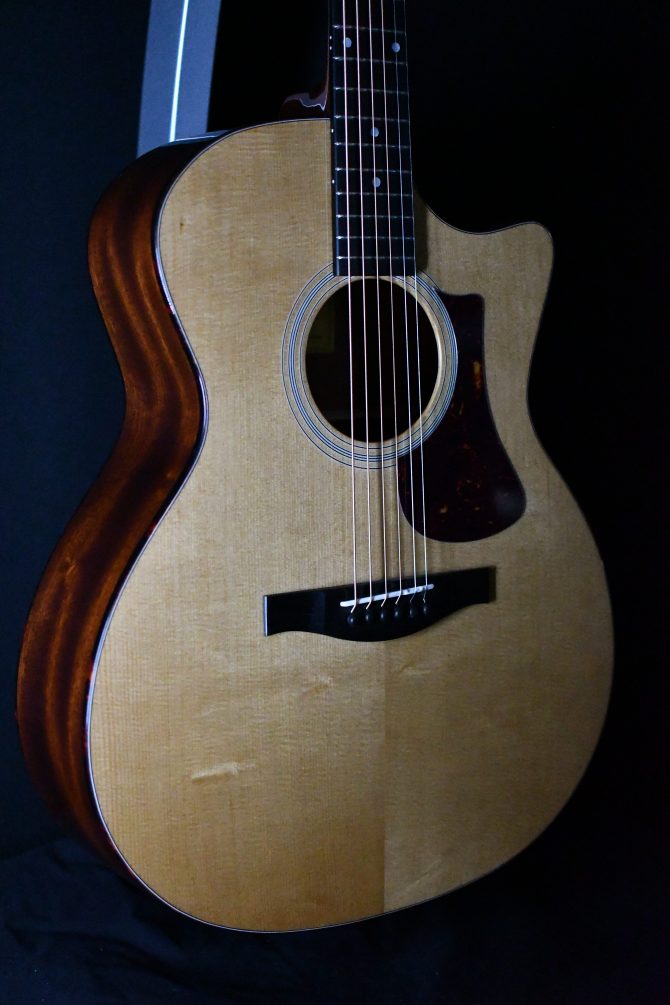 Eastman AC122-1CE-DLX Deluxe Grand Auditorium #384