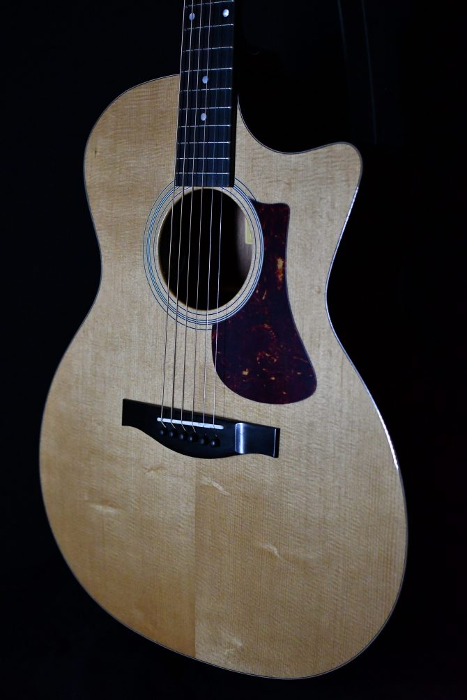 Eastman AC122-1CE-DLX Deluxe Grand Auditorium #384
