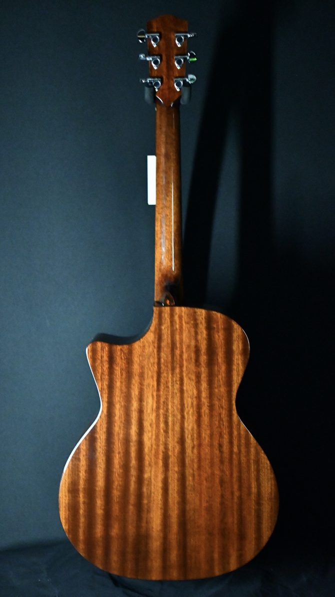 Eastman AC122-1CE-DLX Deluxe Grand Auditorium #384