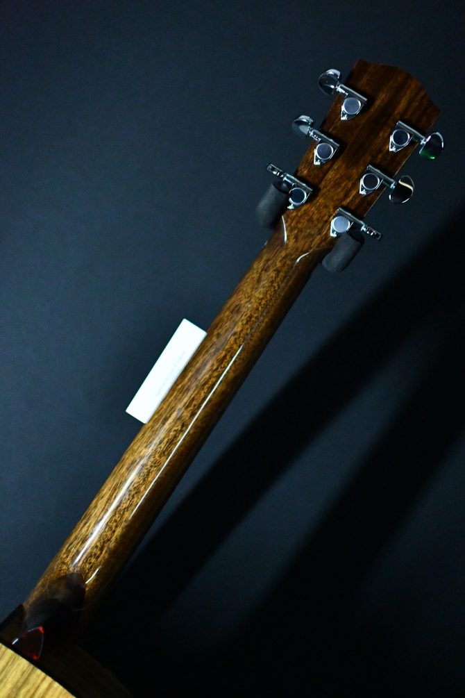 Eastman AC222CE-DLX-GB Goldburst Grand Auditorium #527
