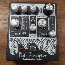 EarthQuaker Devices Data Corrupter Modulated Monophonic Harmonizer