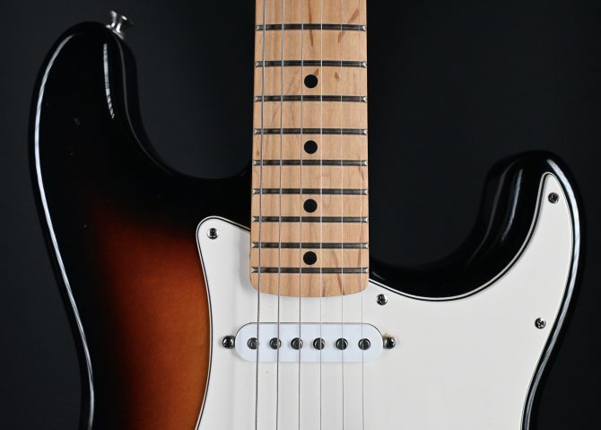 Fender Standard Stratocaster MIM Brown Sunburst 2008