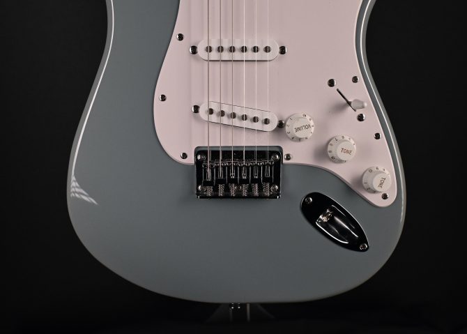 Squier Bullet Stratocaster HT Sonic Gray 2022