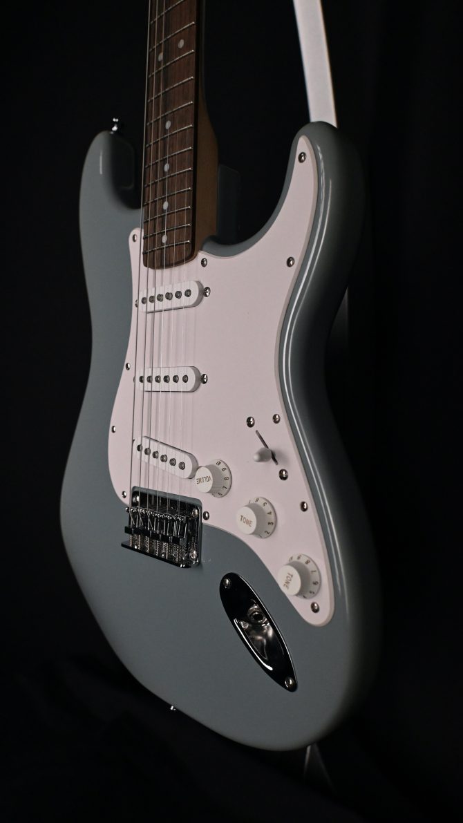 Squier Bullet Stratocaster HT Sonic Gray 2022