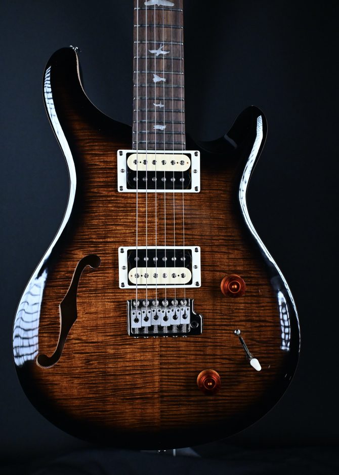PRS SE Custom 22 Semi-Hollow Black Gold Burst 2023
