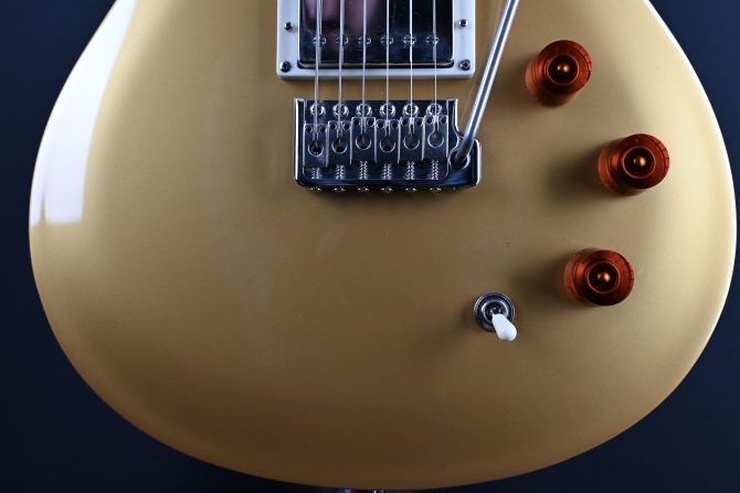 PRS SE DGT Gold Top w/ Moon Inlays #205
