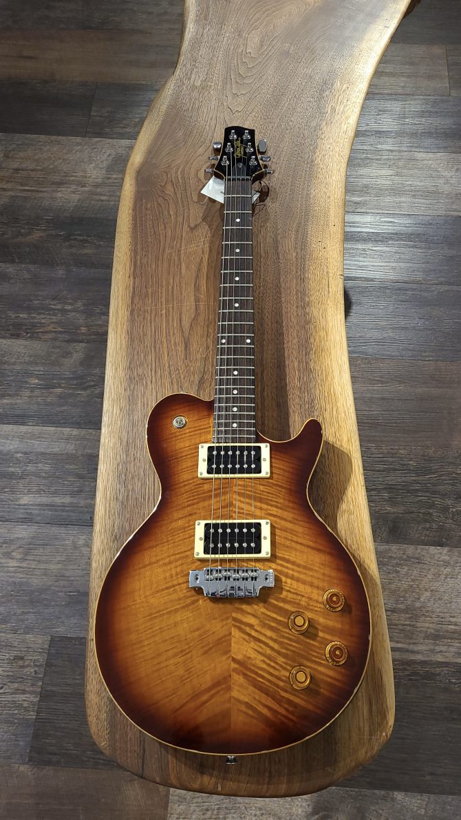 Line 6 JTV-59 James Tyler Variax Tobacco Sunburst 2012