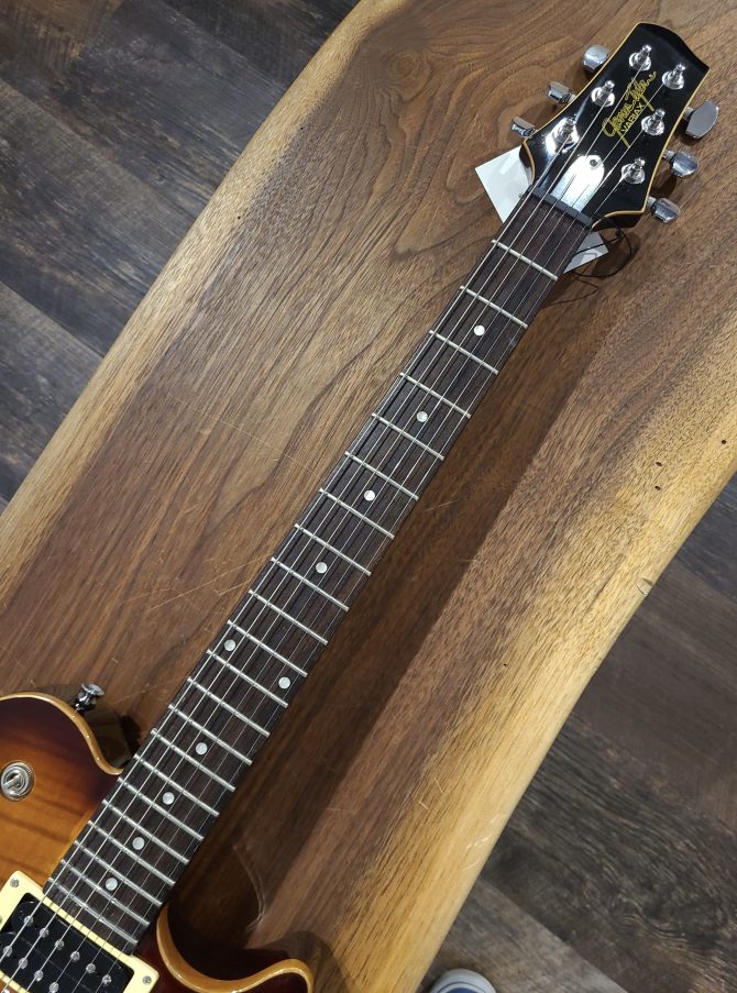 Line 6 JTV-59 James Tyler Variax Tobacco Sunburst 2012