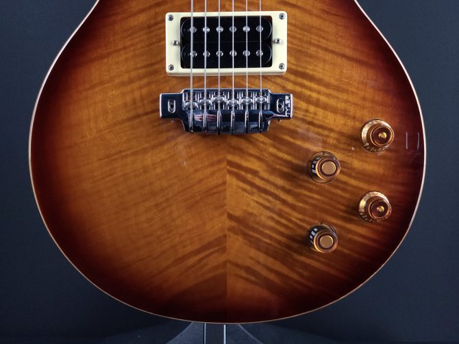 Line 6 JTV-59 James Tyler Variax Tobacco Sunburst 2012