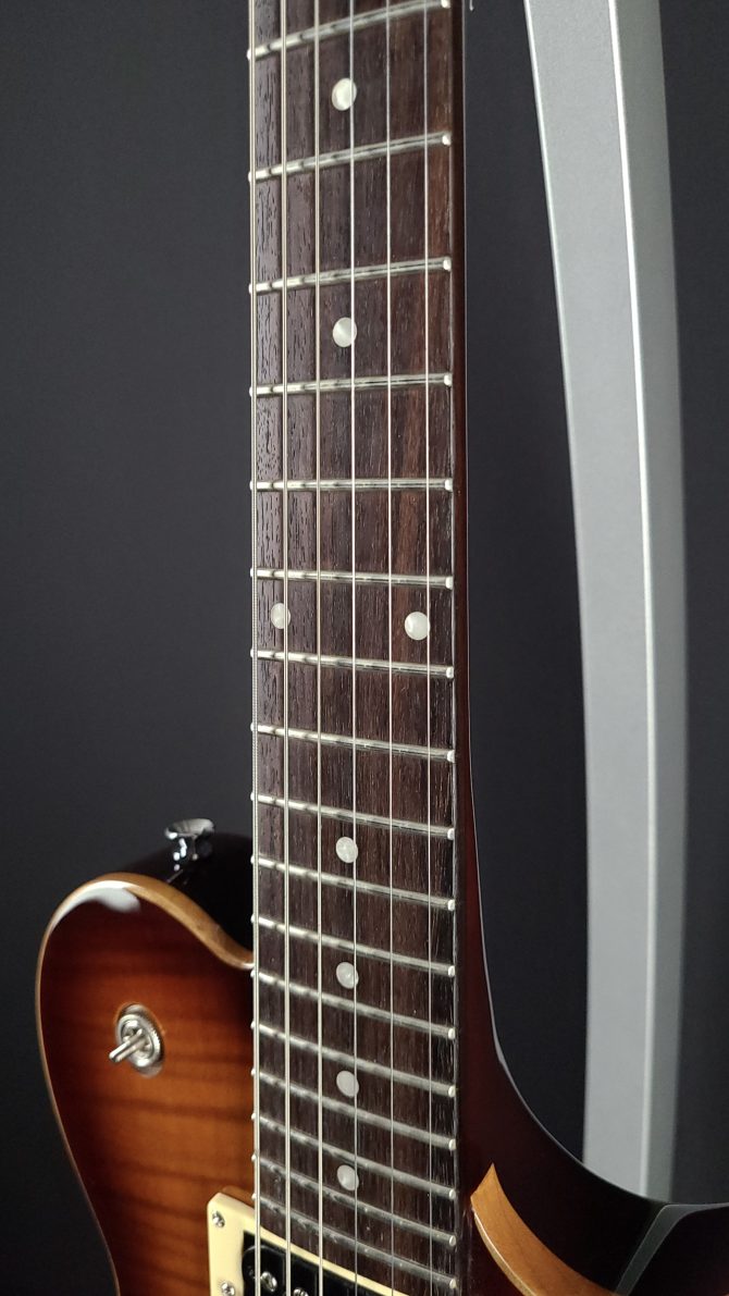Line 6 JTV-59 James Tyler Variax Tobacco Sunburst 2012