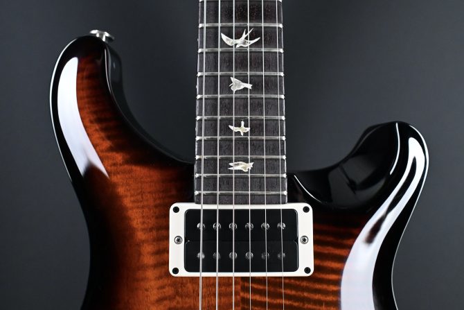 PRS Custom 22 Piezo P22 w/ Tremolo Bridge Black Gold Burst