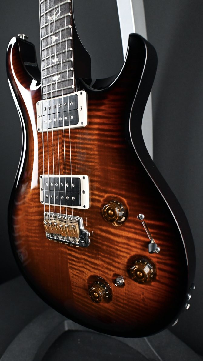 PRS Custom 22 Piezo P22 w/ Tremolo Bridge Black Gold Burst