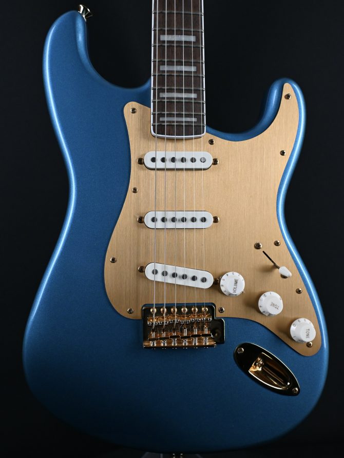 Squier 40th Anniversary Stratocaster Gold Edition Lake Placid Blue 2022
