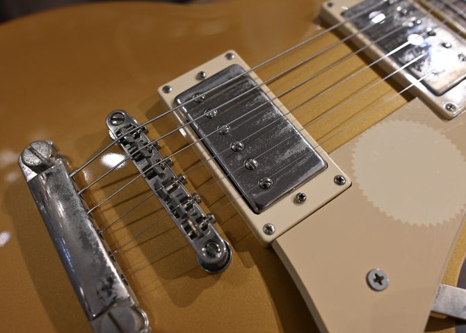 Epiphone Les Paul Standard Metallic Gold Electric Guitar 2012