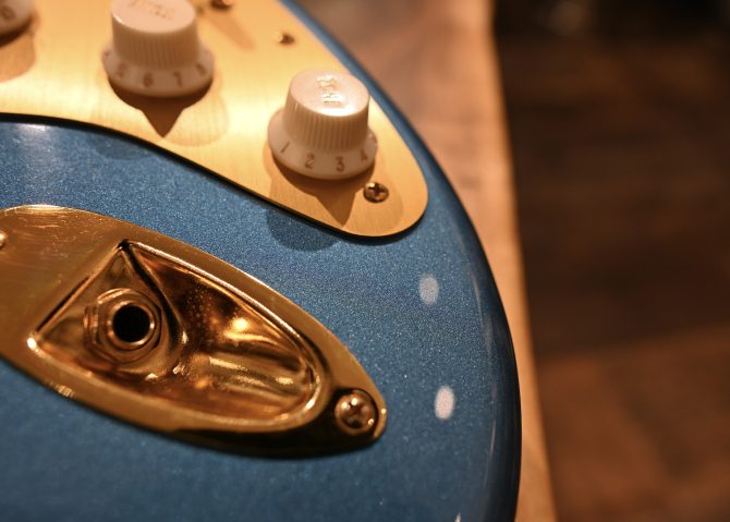 Squier 40th Anniversary Stratocaster Gold Edition Lake Placid Blue 2022