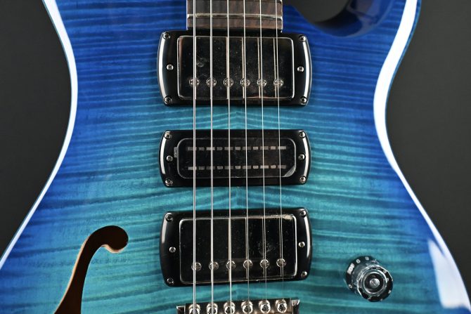 PRS SE Special Semi-Hollow Lake Blue #858