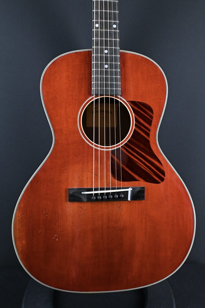 Eastman E10OOSS/v Antique Classic Slope Shoulder Acoustic #049
