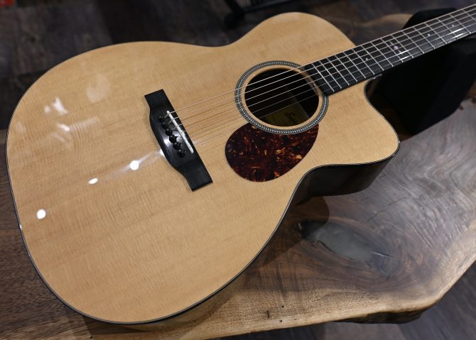 Eastman E1OMCE-Special Thermo-Cure Natural Acoustic #227