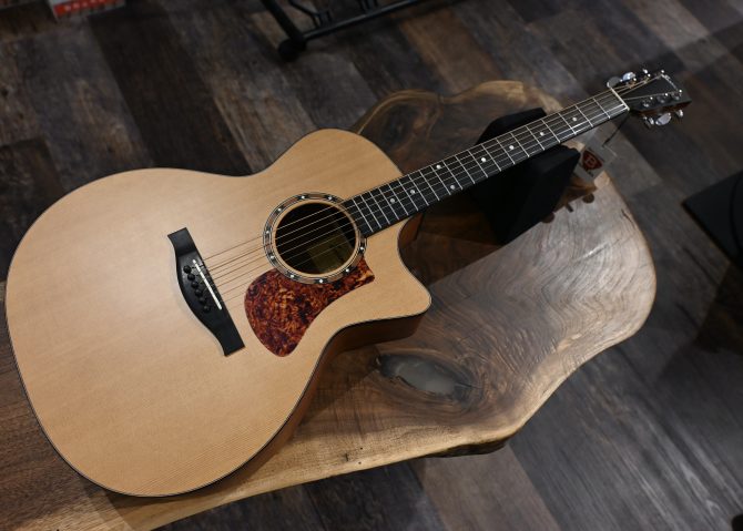Eastman AC122-2CE Natural Auditorium Acoustic Guitar #957