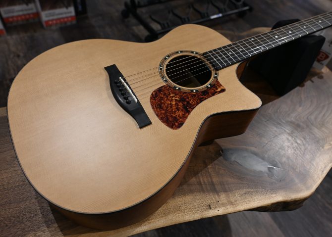 Eastman AC122-2CE Natural Auditorium Acoustic Guitar #957