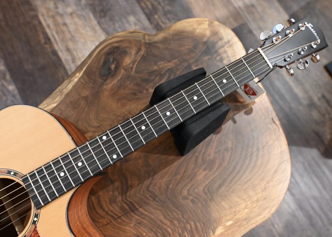 Eastman AC122-2CE Natural Auditorium Acoustic Guitar #957