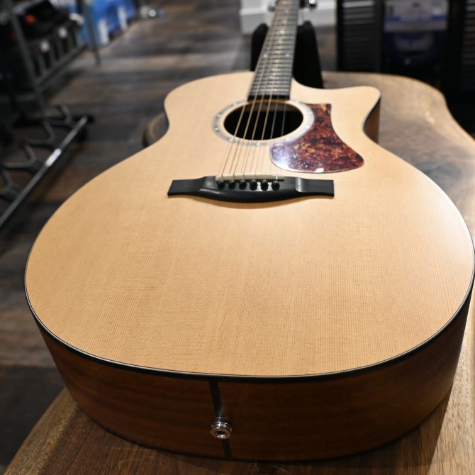 Eastman AC122-2CE Natural Auditorium Acoustic Guitar #957