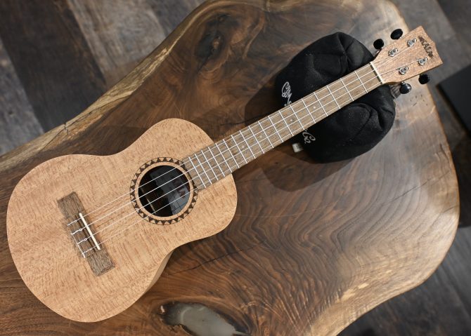 KA-20T Burled Meranti Tenor Ukulele