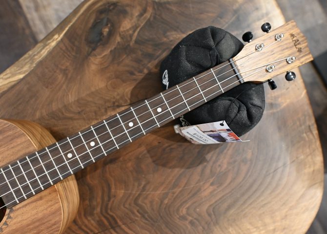 KA-TEAK-B Teak Baritone Ukulele
