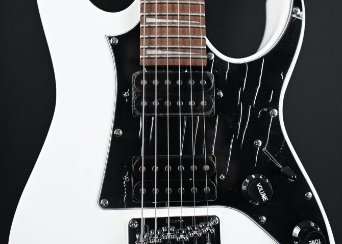 Ibanez GRGM21-WH Gio RG Mikro Series #380