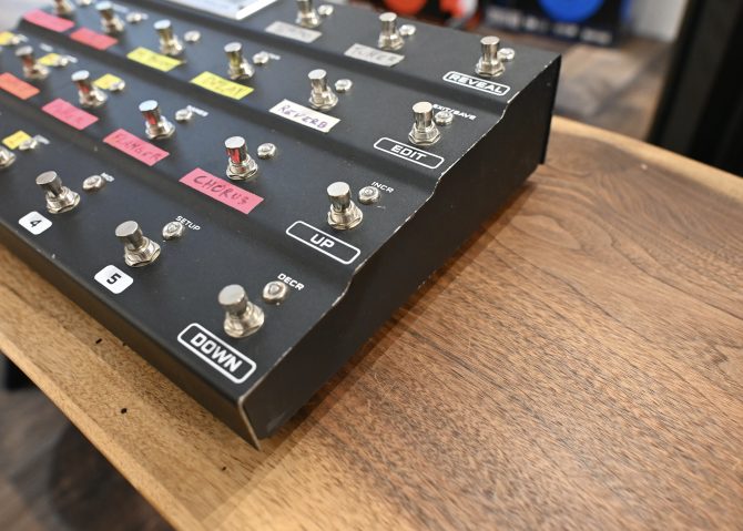 Fractal Audio Axe-FX II XL+ w/ MFC-101 Footswitch and more