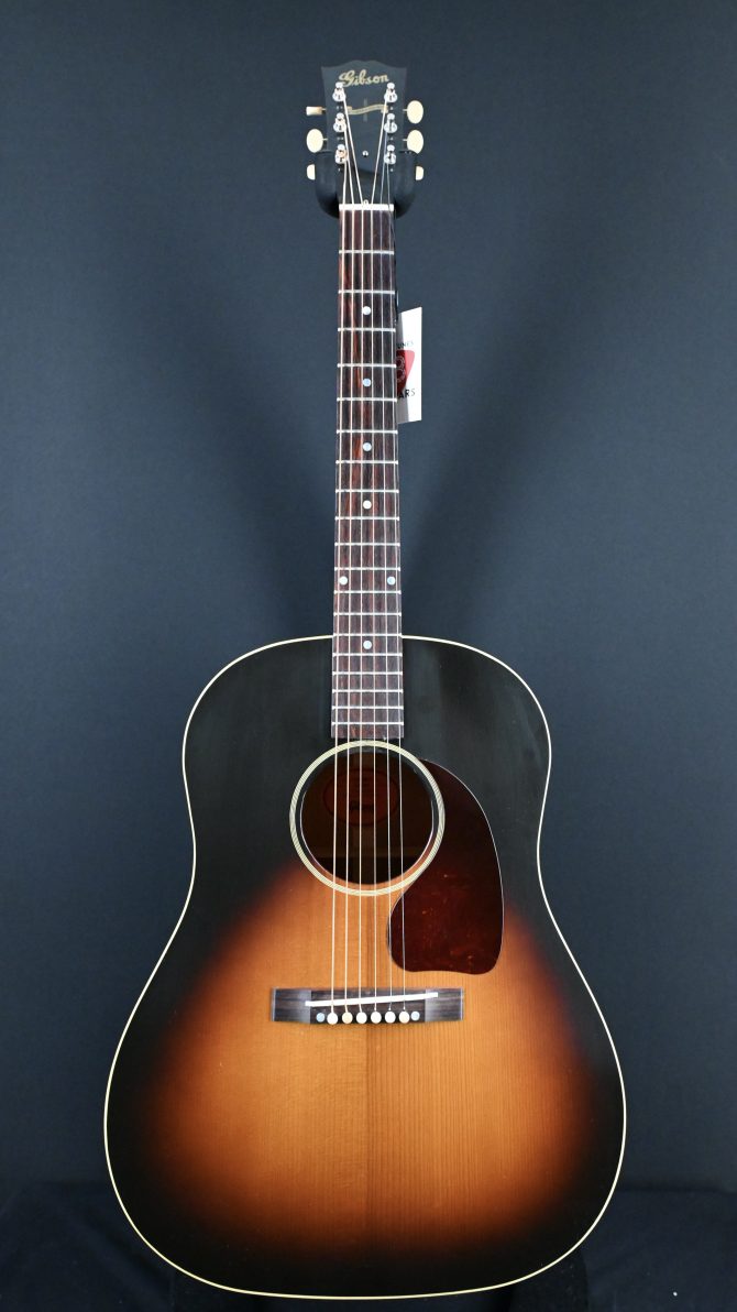 GIbson Custom Shop 1942 Banner J-45 VIntage Sunburst 2023