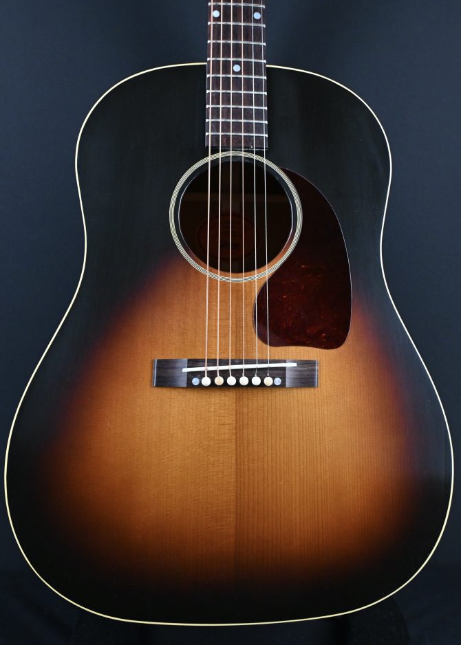 GIbson Custom Shop 1942 Banner J-45 VIntage Sunburst 2023