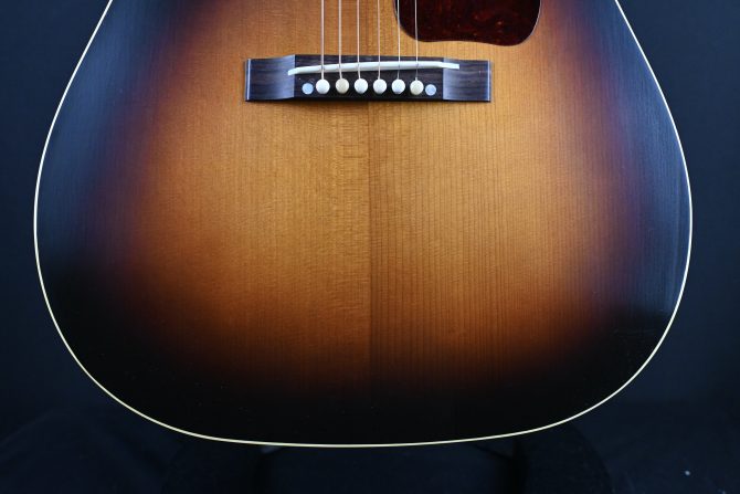 GIbson Custom Shop 1942 Banner J-45 VIntage Sunburst 2023