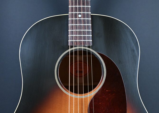 GIbson Custom Shop 1942 Banner J-45 VIntage Sunburst 2023