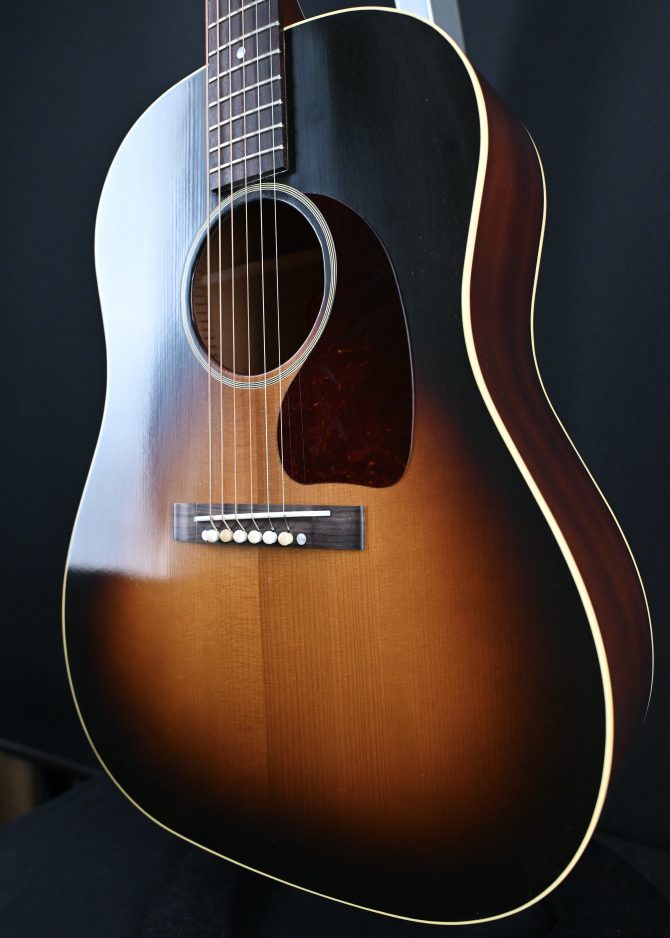 GIbson Custom Shop 1942 Banner J-45 VIntage Sunburst 2023