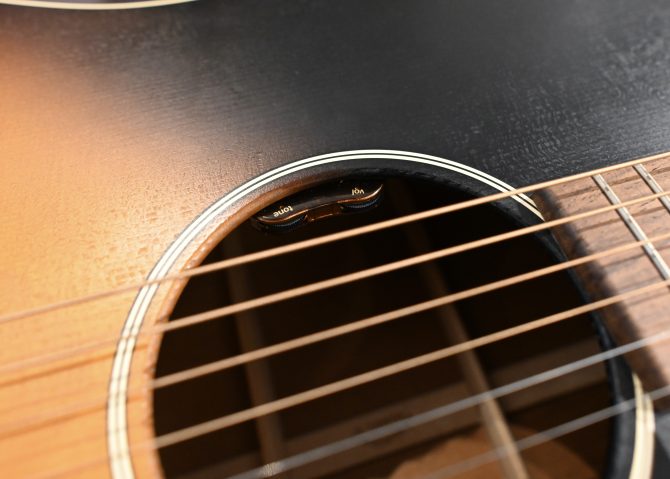 Martin DSS-17 Whiskey Sunset Dreadnought w/ Pickup