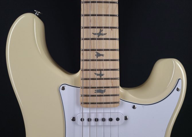 PRS SE Silver Sky Maple Moon White #900