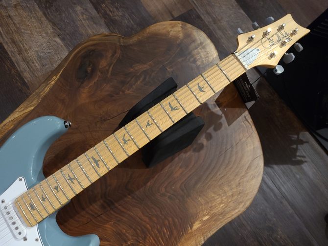 PRS SE Silver Sky Maple Stone Blue #903