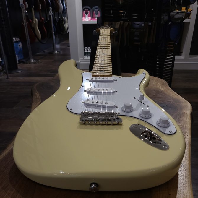PRS SE Silver Sky Maple Moon White #900
