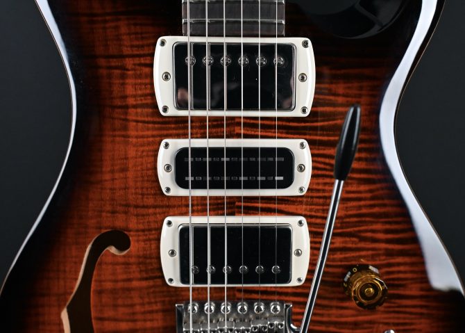 PRS SE Special Semi-Hollow Orange Tiger Smokeburst 2025