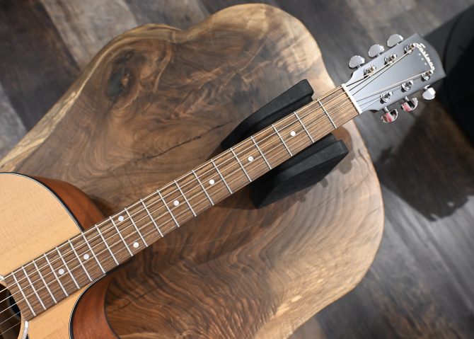 Eastman PCH1-GACE Natural Grand Auditorium #269